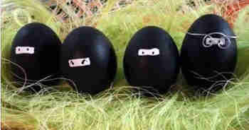 Musta kaapu aiheiset pääsiäismunat