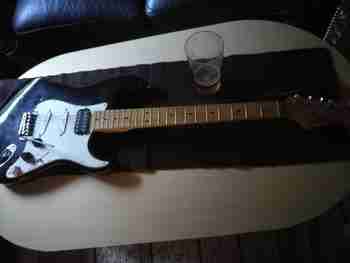 luolaston käyttäjien kitarat