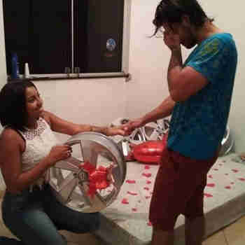 Näin saat miehen kyyneliin...