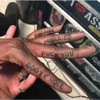 Kirjoitti käyttöohjeet sormiin