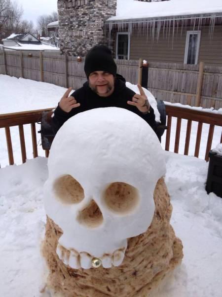 most-metal-snowman-of-the-year-goes-to-this-guy.jpg