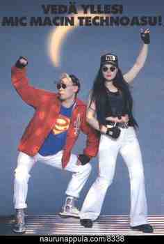 Vedä yllesi mic macin technoasu !