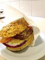 Fazerin juustosämpylöistä tulee parhaat burgerin kuoret