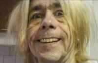 Nuulo katsoo powerin mainoksia