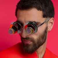 Kun laseilla pitää välttämättä nähdä myös toisiin ulottuvuuksiin