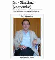 Äijä seisomassa istumassa