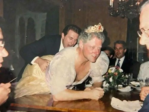 Bill Clinton Epsteinin juhlissa