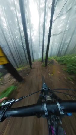 alamäkipyöräilyä